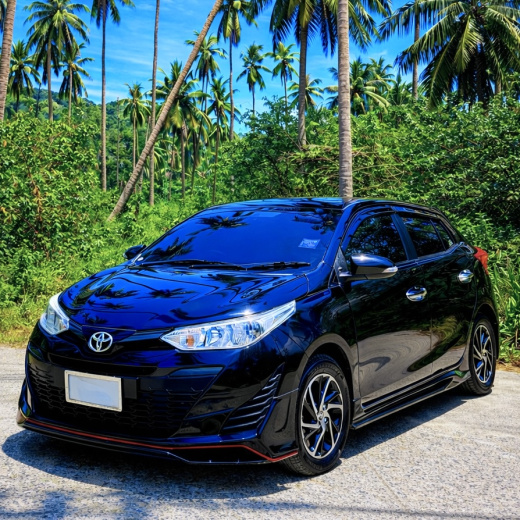Toyota Yaris HB Black 
