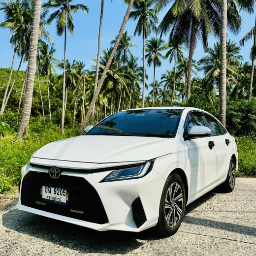 Toyota Yaris Ativ White 2023