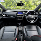Toyota - Yaris HB White